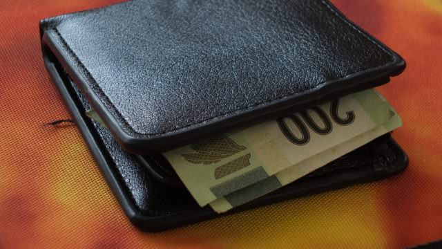 wallet-1326017_1280-e1629231464474-640x360